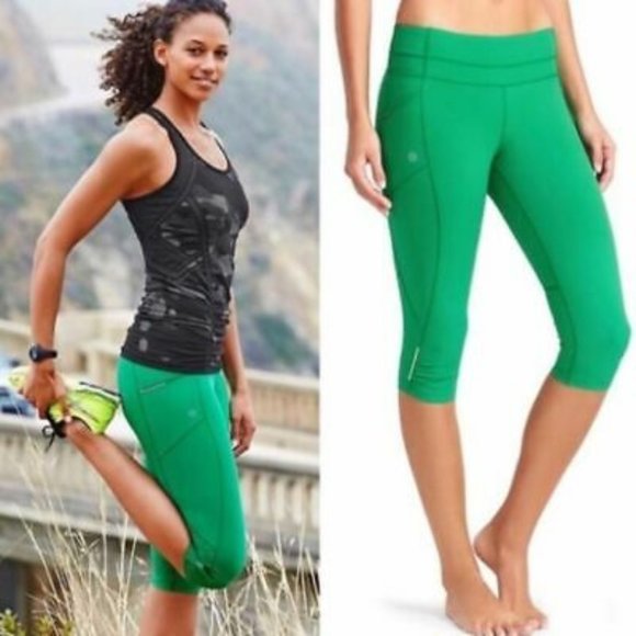 Athleta Pants - Athleta green crop leggings size small